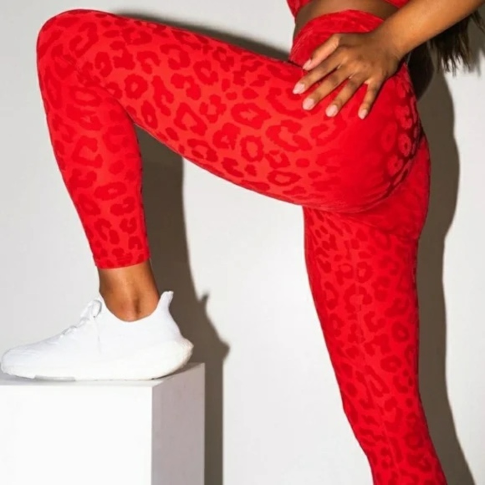 Balance Athletica The Lux Pant Panther Velvet Cheetah Leggings Red Size Small
